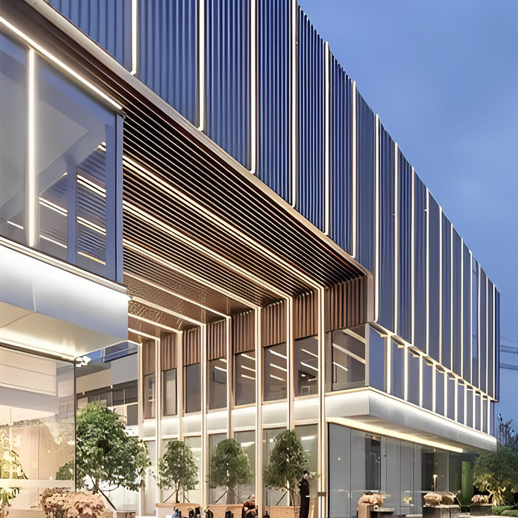 Adjustable Warm White Solar LED Strip Lights with Remote Control for Outdoor Lighting and Decoration