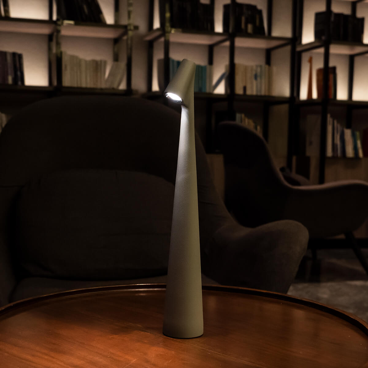 Kalem™ Sculpting Table Lamp