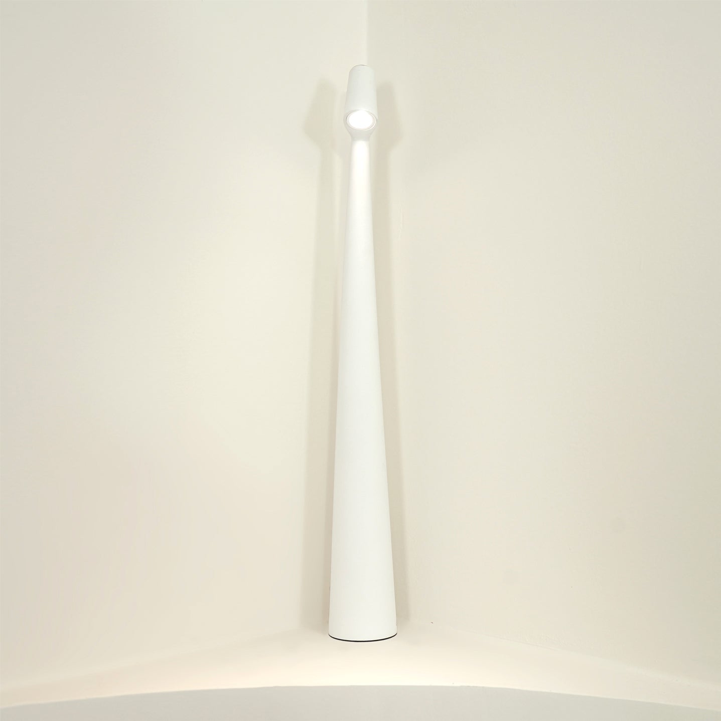 LED Built-in Battery Table Lamp - Portable Wireless Design for Indoor & Outdoor Use