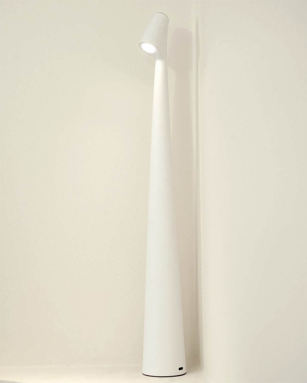 LED Built-in Battery Table Lamp - Portable Wireless Design for Indoor & Outdoor Use