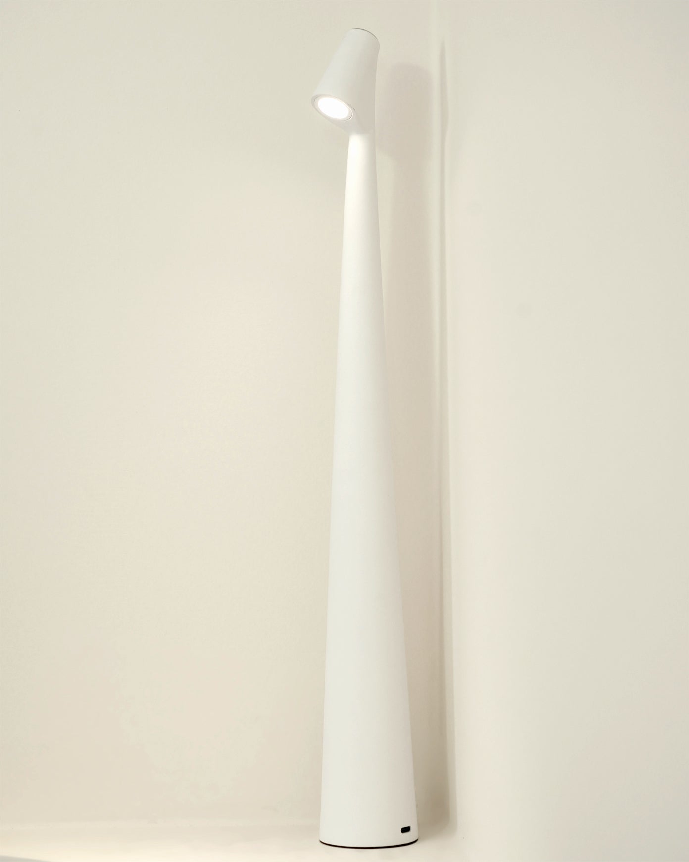 LED Built-in Battery Table Lamp - Portable Wireless Design for Indoor & Outdoor Use