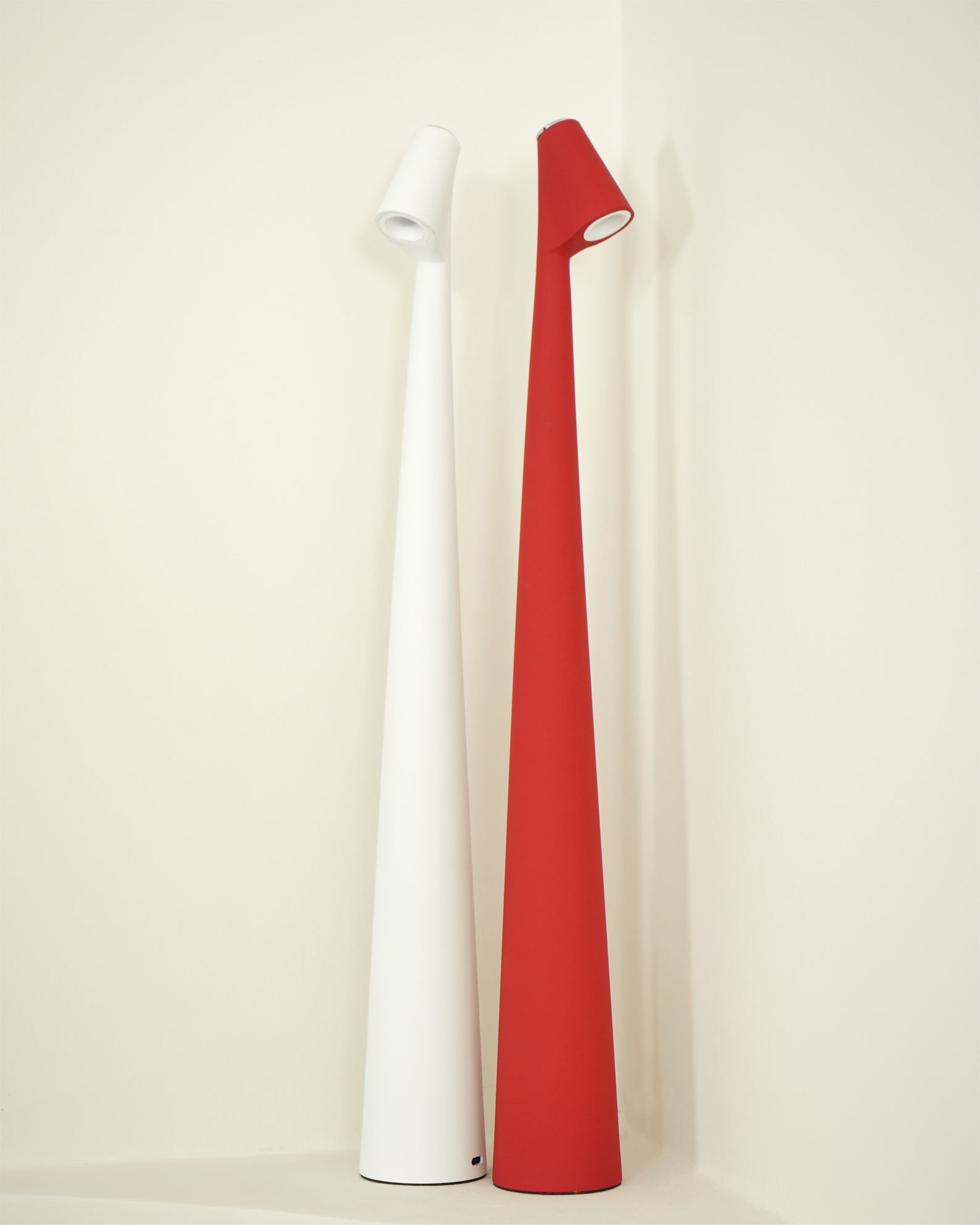 LED Built-in Battery Table Lamp - Portable Wireless Design for Indoor & Outdoor Use