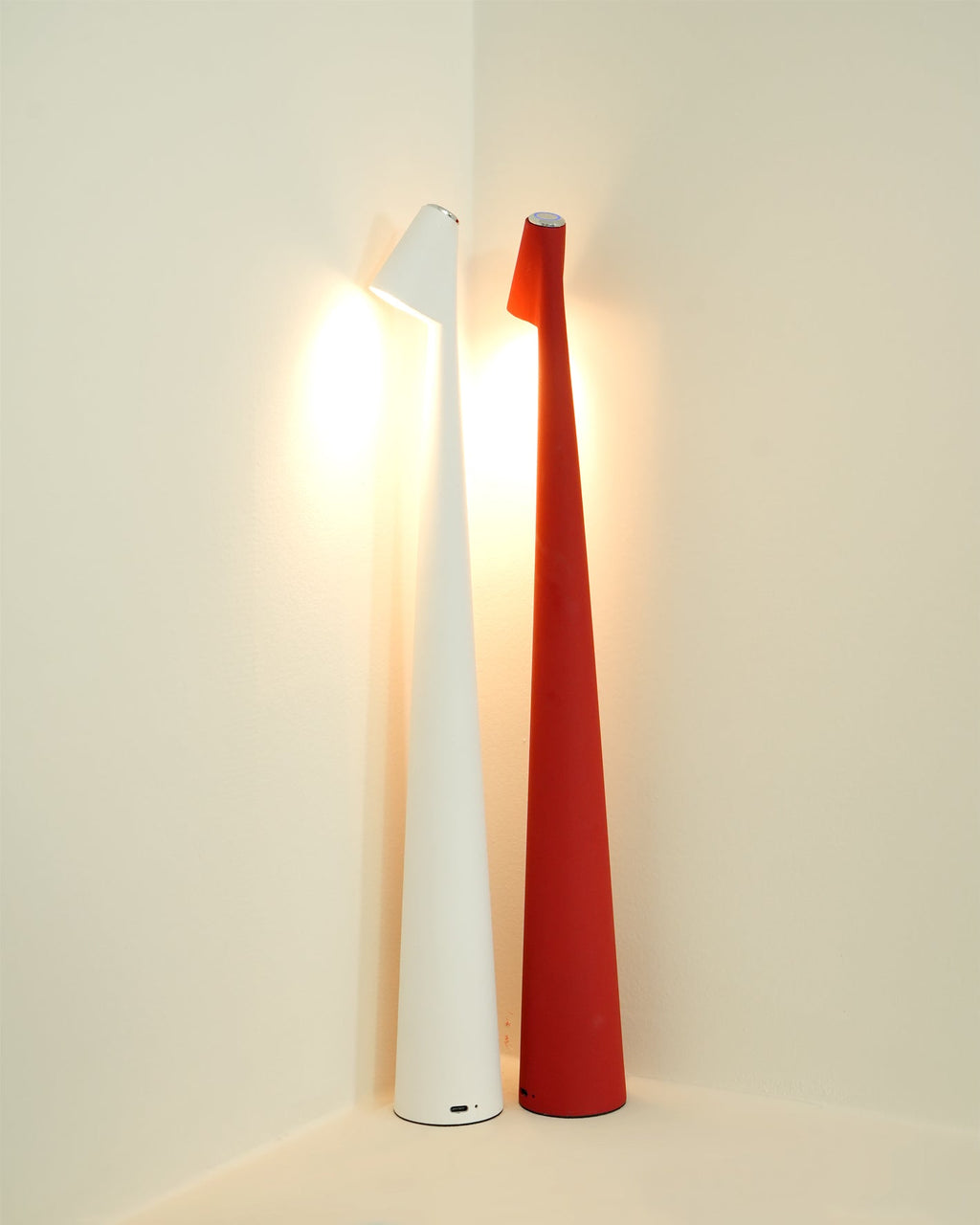 LED Built-in Battery Table Lamp - Portable Wireless Design for Indoor & Outdoor Use