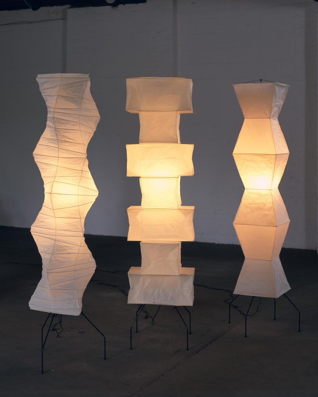 Rice Paper Floor Lamp | Mulberry Paper Shade, Metal Base & Ideal for Indoor Lighting