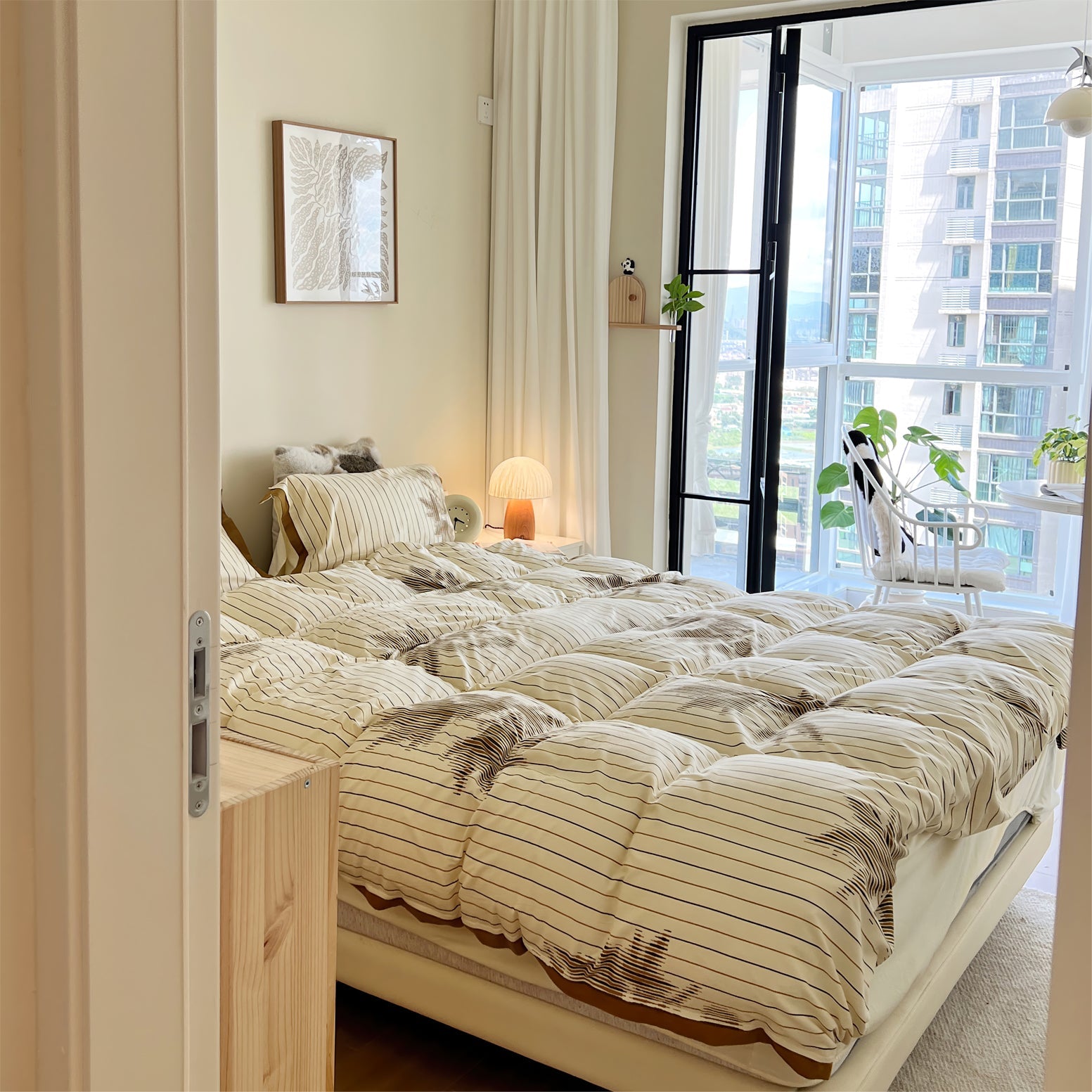 Mushroom Table Lamp with Adjustable Brightness - Modern LED Lighting for Home Decor & Nightstands