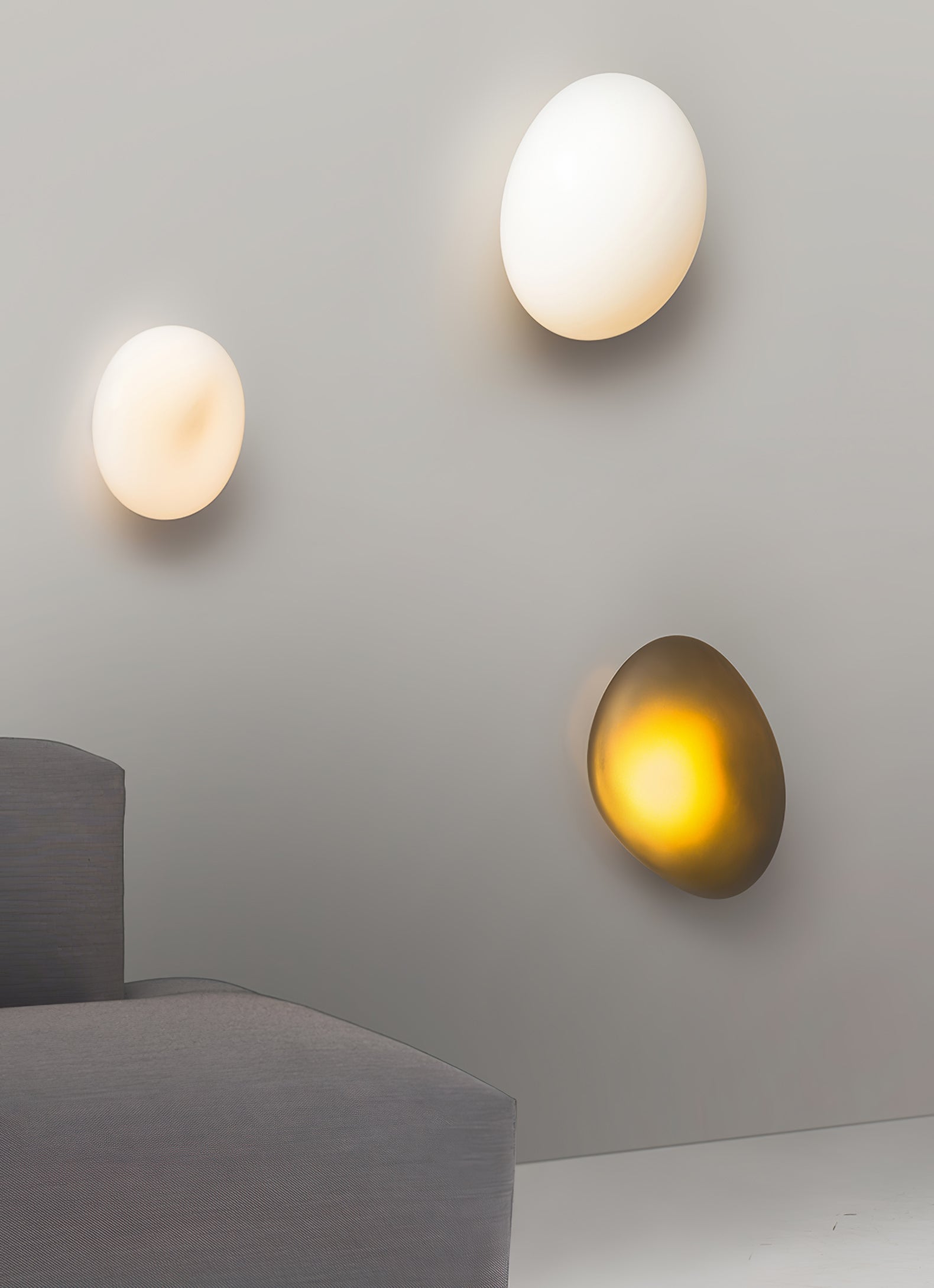 Bubble Glass Wall Lamp | Dimmable, Integrated LED & Versatile for Wall or Ceiling Mounting