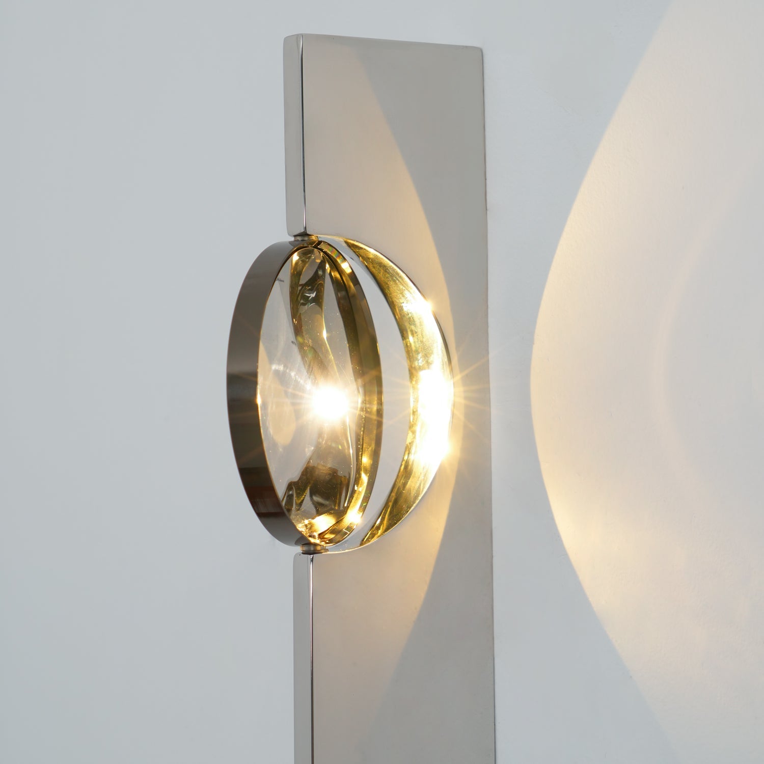 Creative Light and Shadow Wall Lamp | Stainless Steel, Integrated LED & Ideal for Indoor Use
