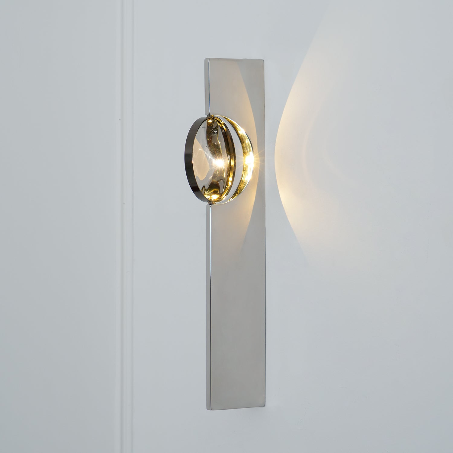 Creative Light and Shadow Wall Lamp | Stainless Steel, Integrated LED & Ideal for Indoor Use