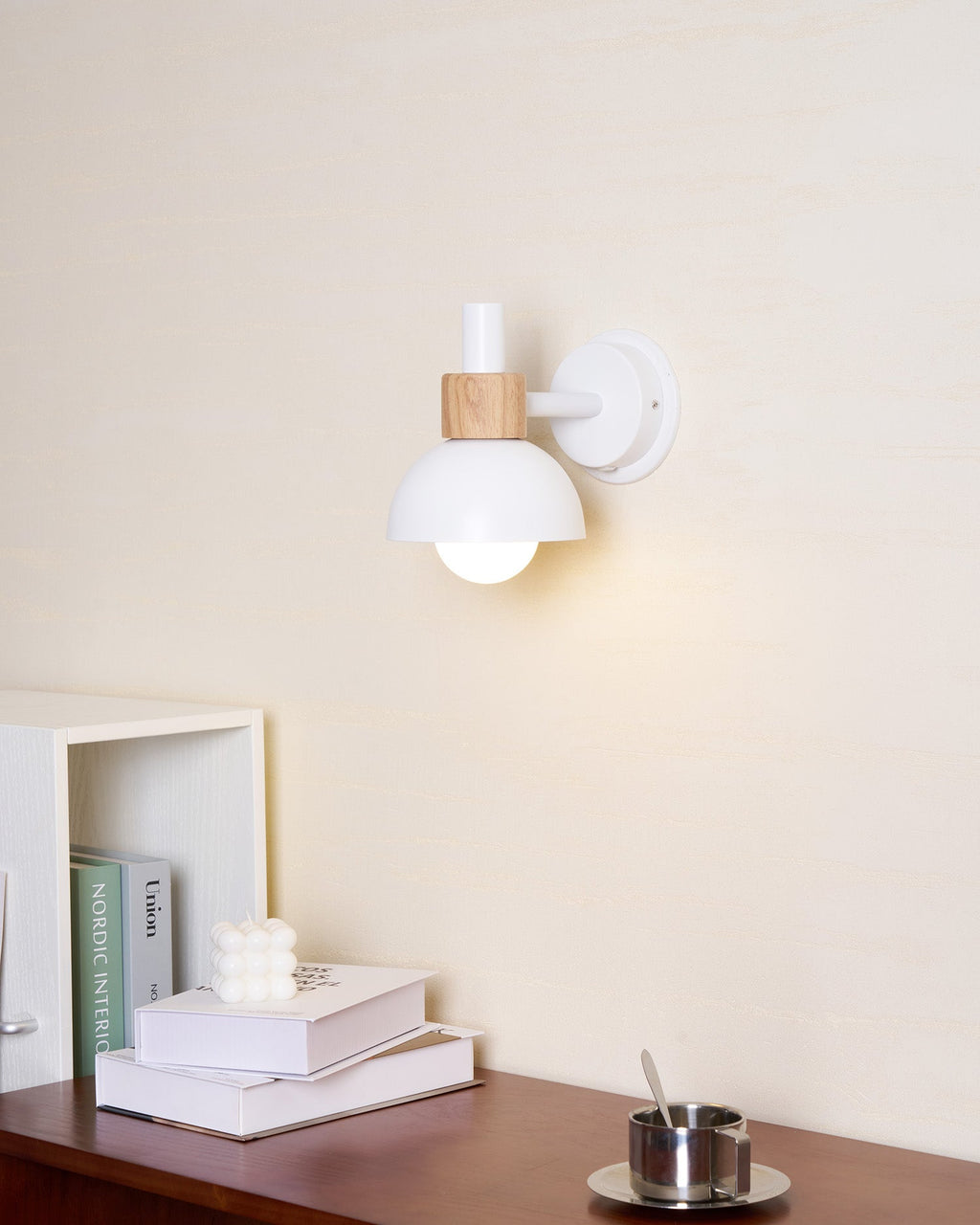 LED Wall Lamp - Modern Design with Adjustable Brightness - Ideal for Living Room, Bedroom & Hallway Lighting