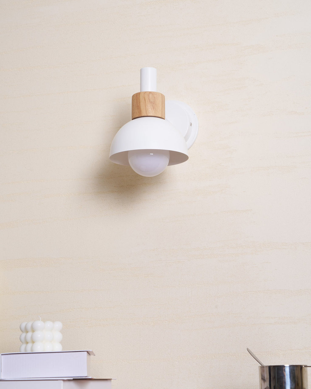 LED Wall Lamp - Modern Design with Adjustable Brightness - Ideal for Living Room, Bedroom & Hallway Lighting