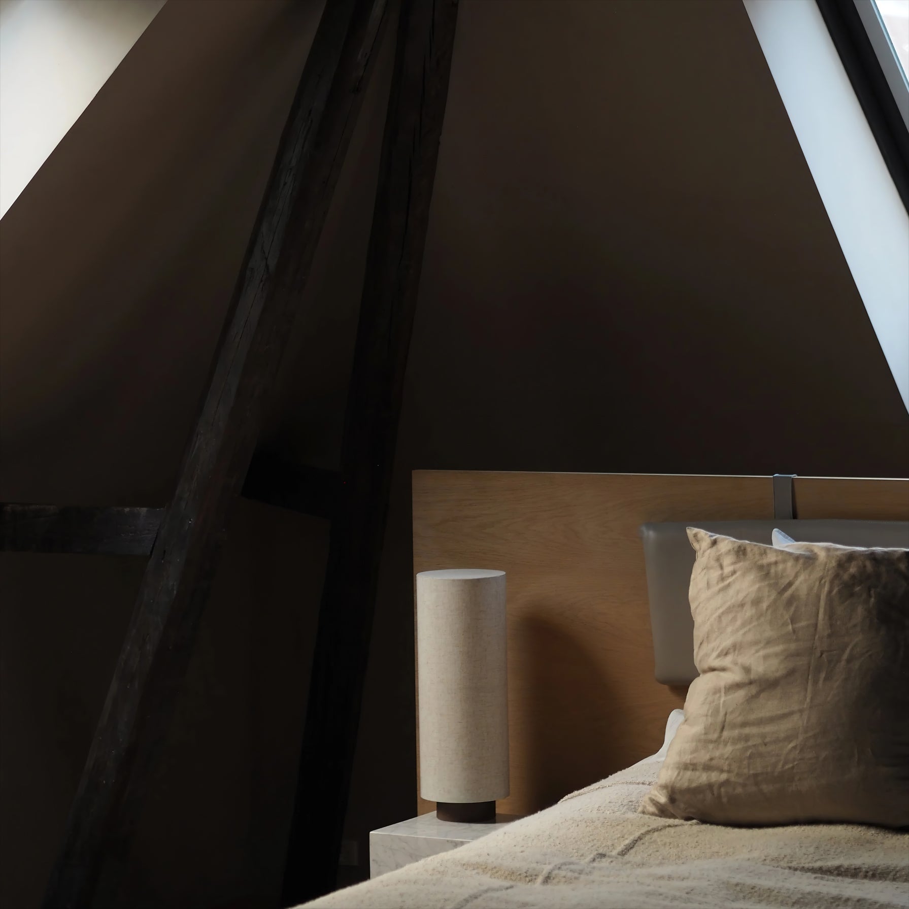 Linen Table Lamp with Adjustable Brightness for Living Room, Bedroom, and Office Decor