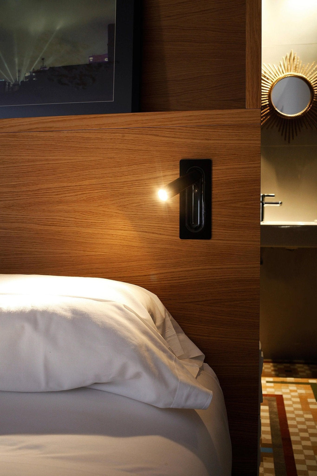Wall-Mounted LED Reading Lamp | 360º Rotation, Glare-Minimizing Design for Indoor Use