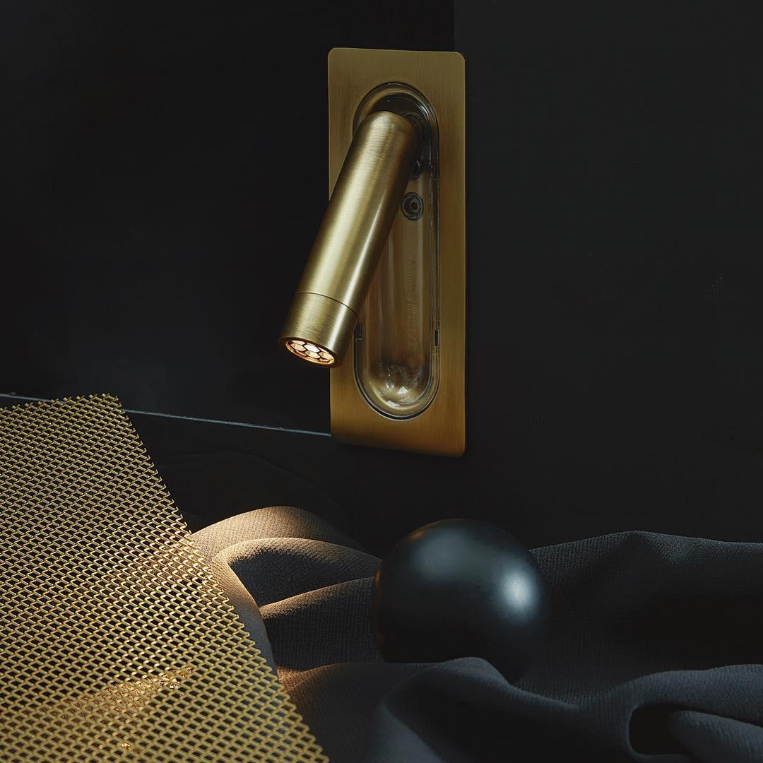 Wall-Mounted LED Reading Lamp | 360º Rotation, Glare-Minimizing Design for Indoor Use