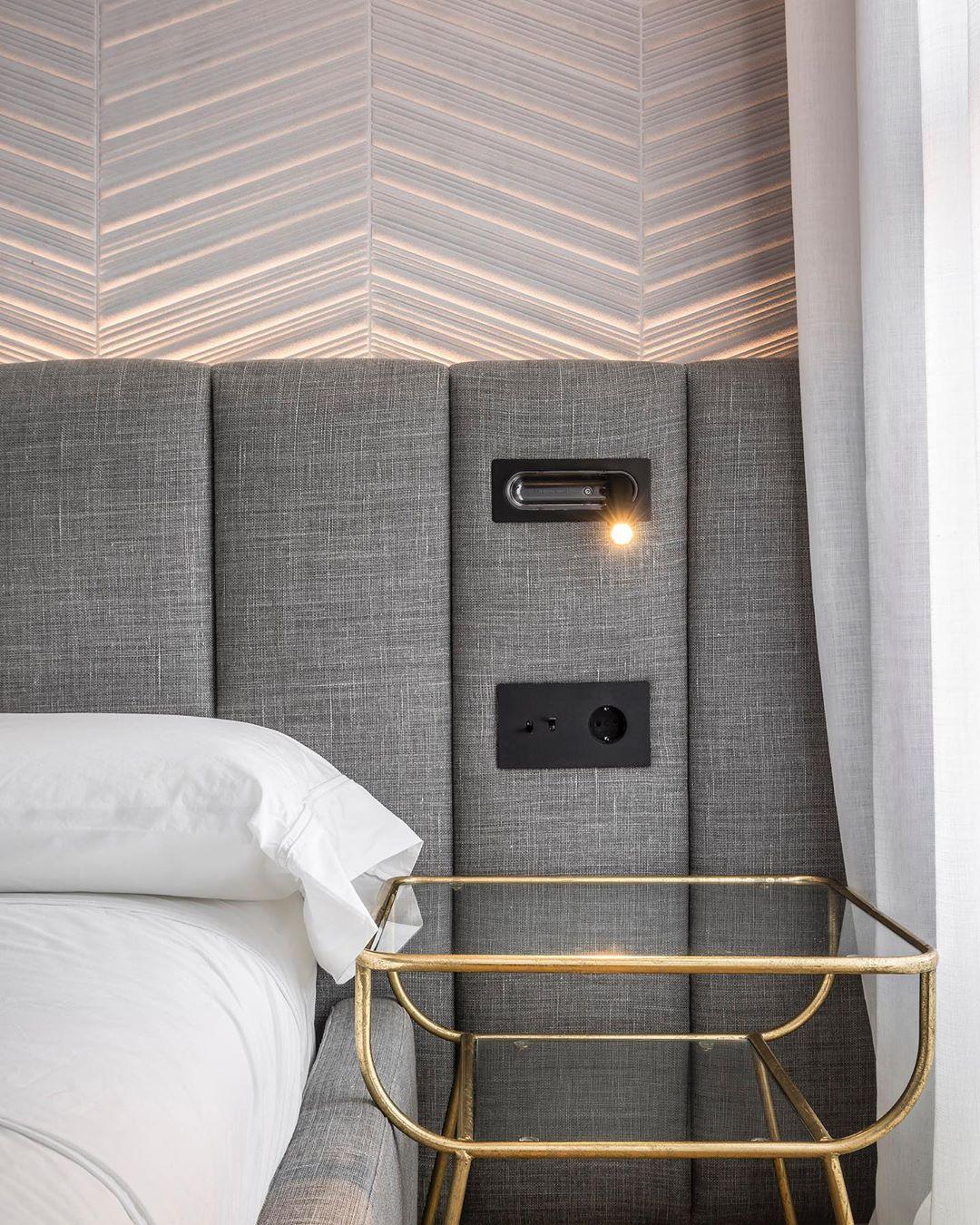 Wall-Mounted LED Reading Lamp | 360º Rotation, Glare-Minimizing Design for Indoor Use