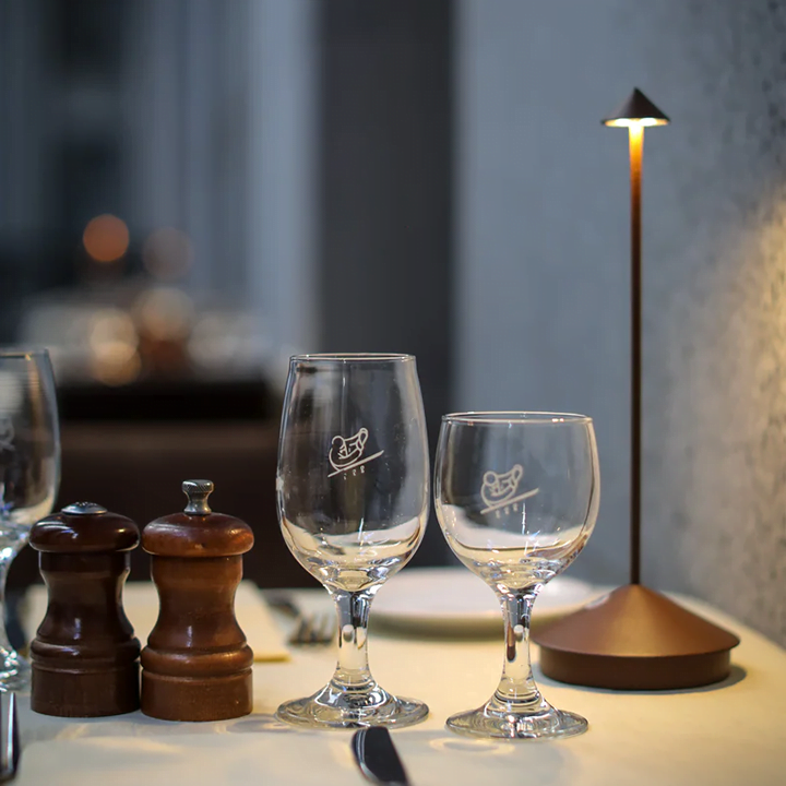 Minimalist LED Table Lamp – Dimmable Cordless Rechargeable Touch Lamp with 13H Battery, Warm 2700K Light, Indoor & Outdoor Aluminum Design