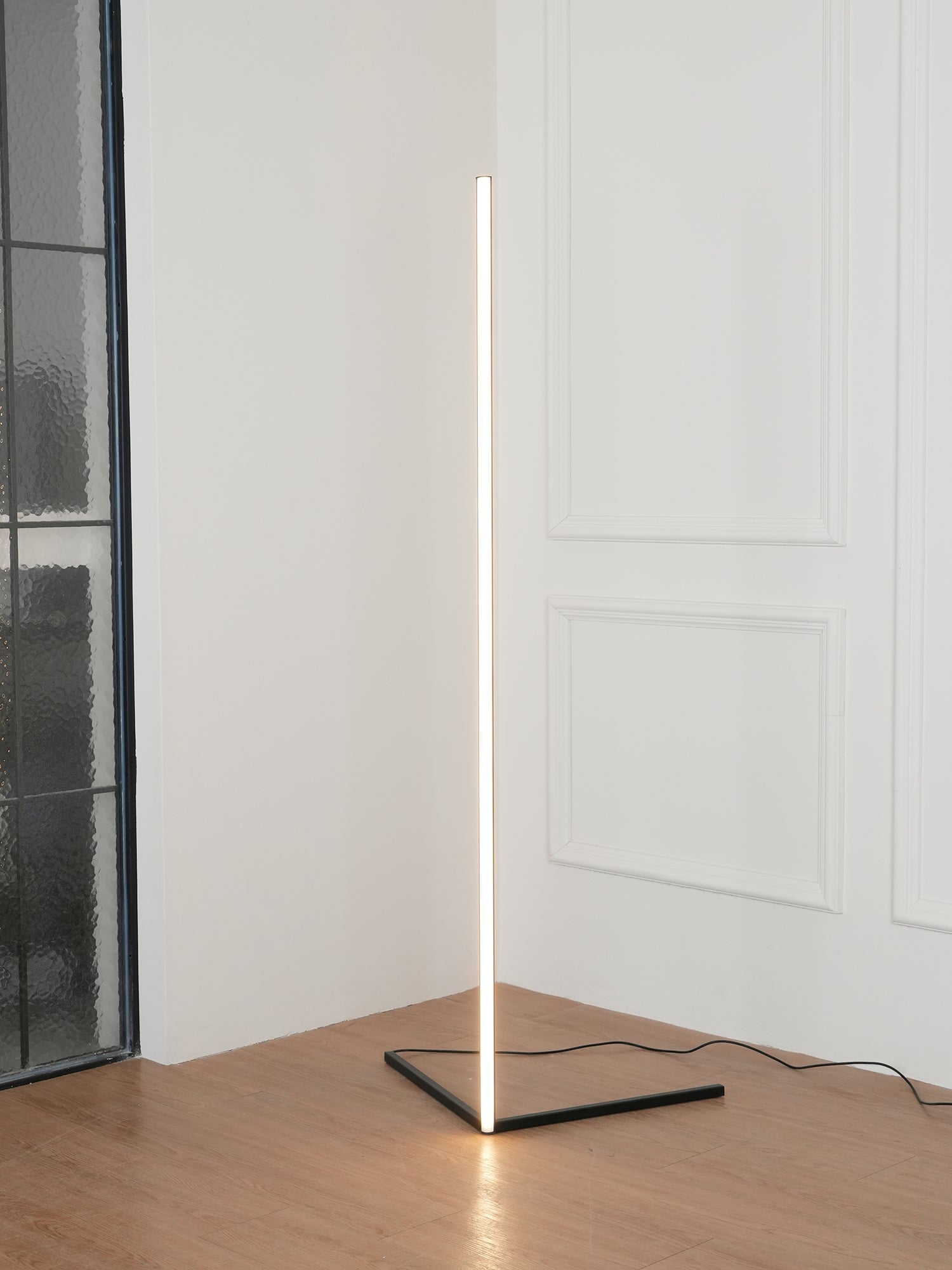 Minimalist LED Floor Lamp | Slim Profile, Remote Control & Ideal for Indoor Spaces