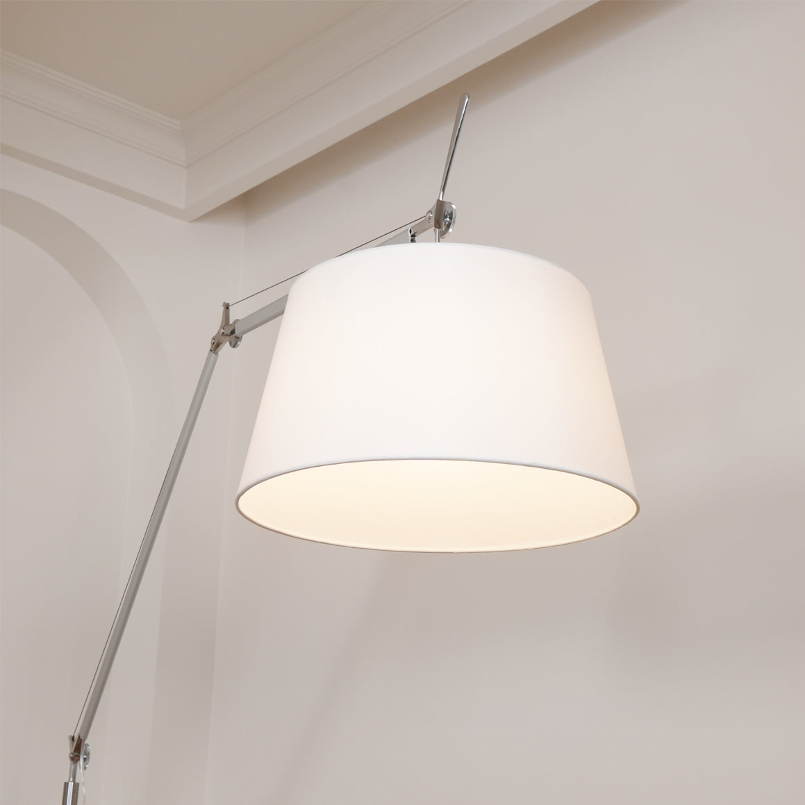 LED Modern Classic Floor Lamp with Adjustable Height for Living Room & Bedroom Lighting