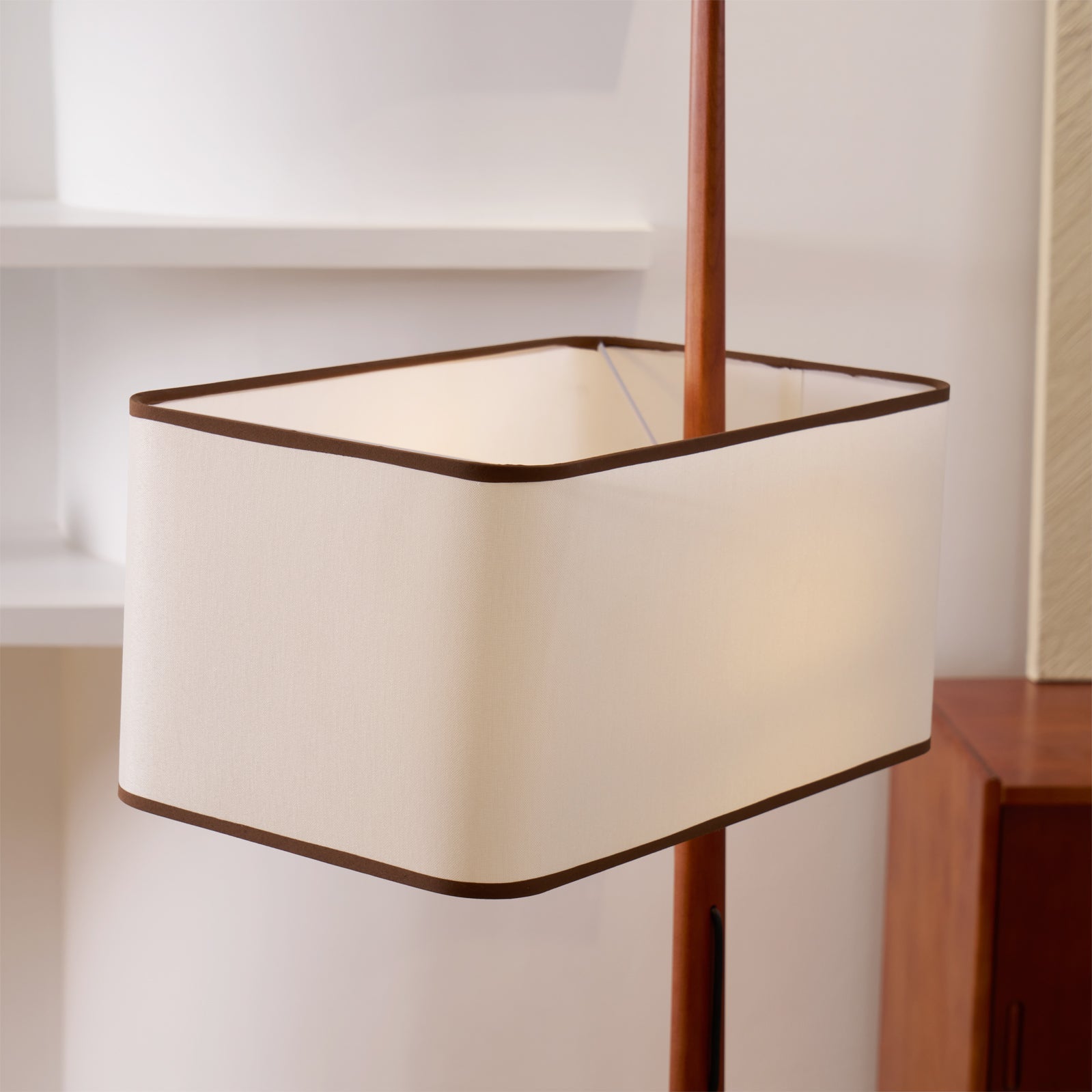 LED Giraffe Floor Lamp with Adjustable Height for Living Room & Kids' Room Lighting