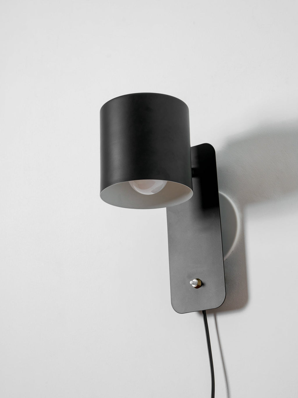 Rotatable Cylinder Plug-in Wall Lamp | 350-Degree Adjustable, Minimalist Design for Modern Indoor Spaces
