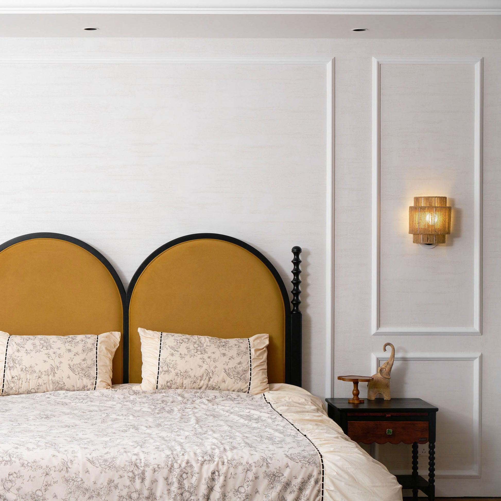 Rustic Weave Wall Lamp | Handwoven Hemp Rope Design for Cozy Indoor Lighting