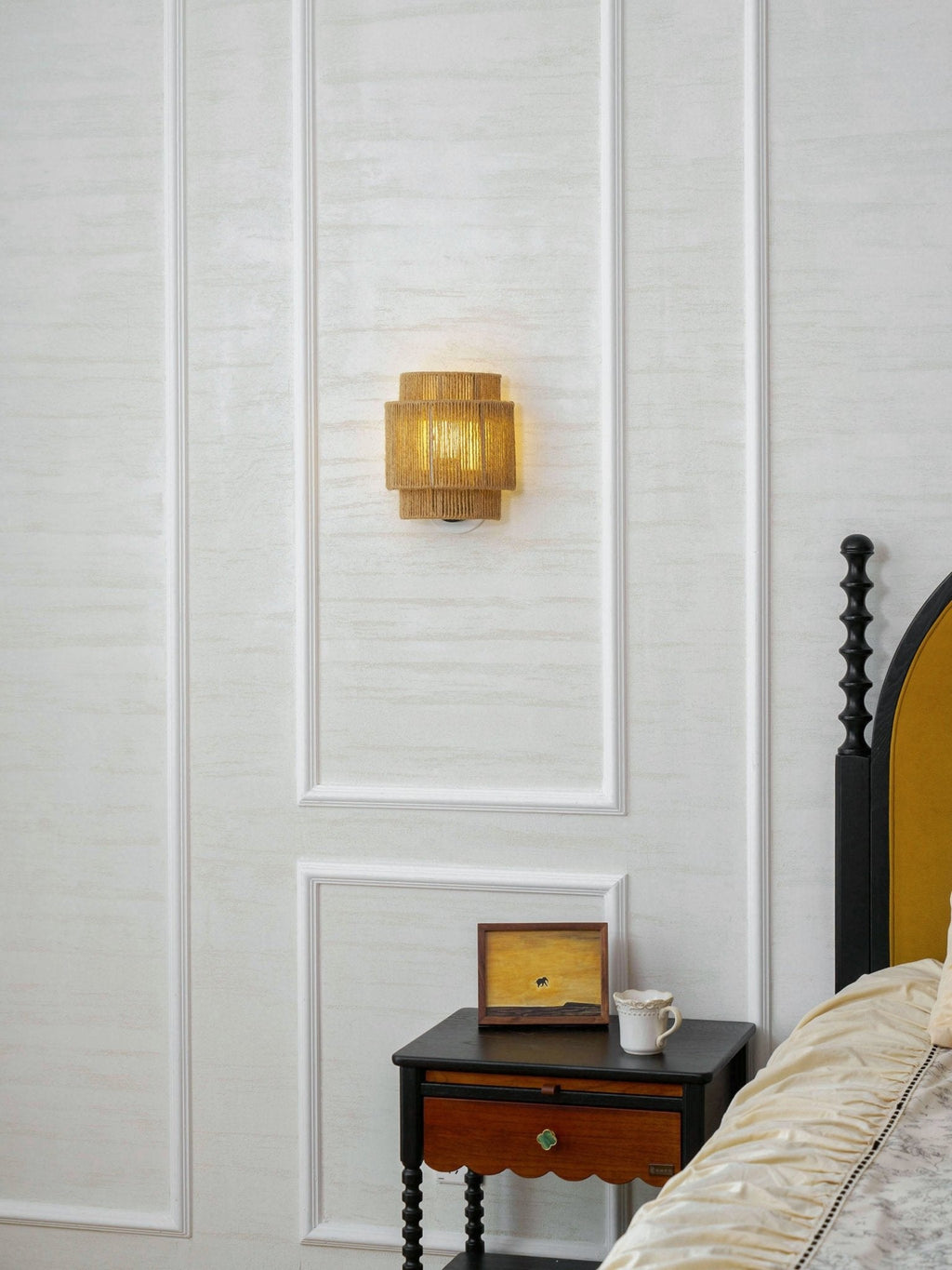 Rustic Weave Wall Lamp | Handwoven Hemp Rope Design for Cozy Indoor Lighting