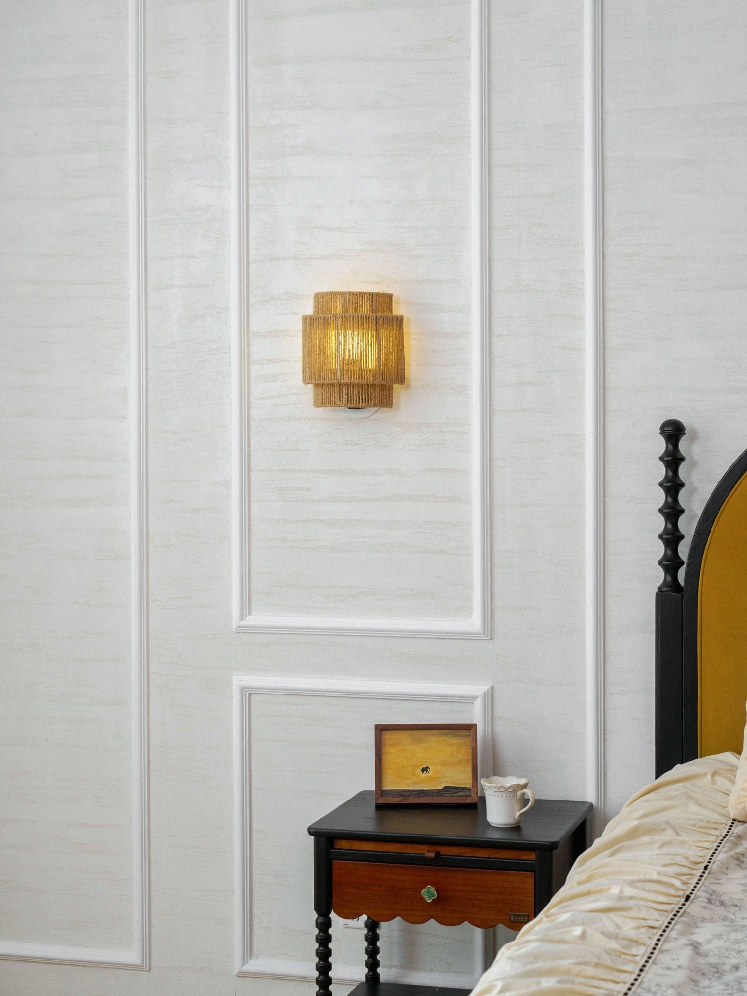 Rustic Weave Wall Lamp | Handwoven Hemp Rope Design for Cozy Indoor Lighting