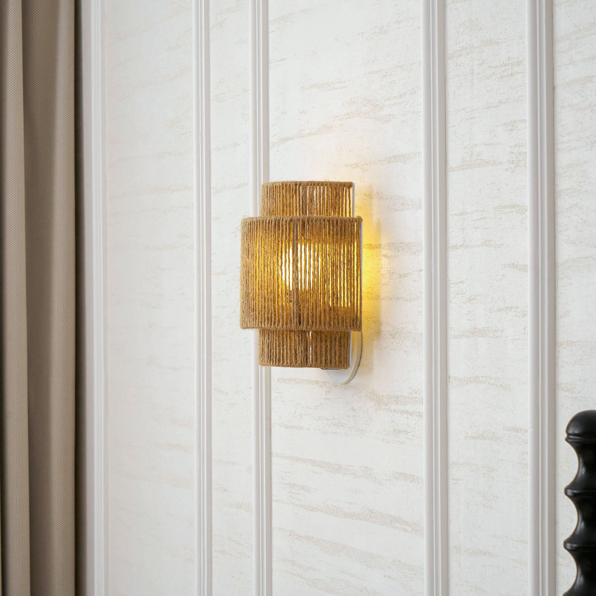 Rustic Weave Wall Lamp | Handwoven Hemp Rope Design for Cozy Indoor Lighting
