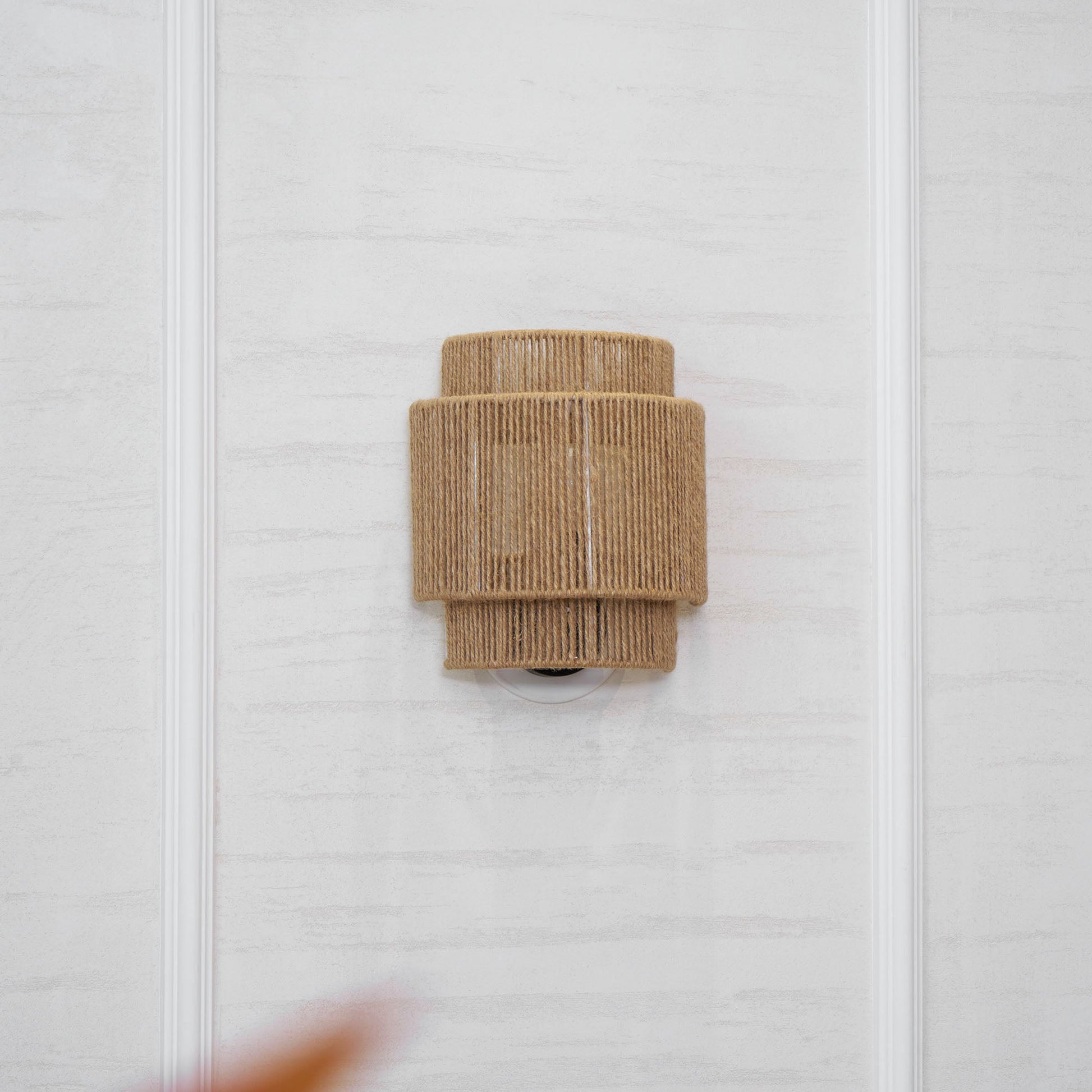 Rustic Weave Wall Lamp | Handwoven Hemp Rope Design for Cozy Indoor Lighting