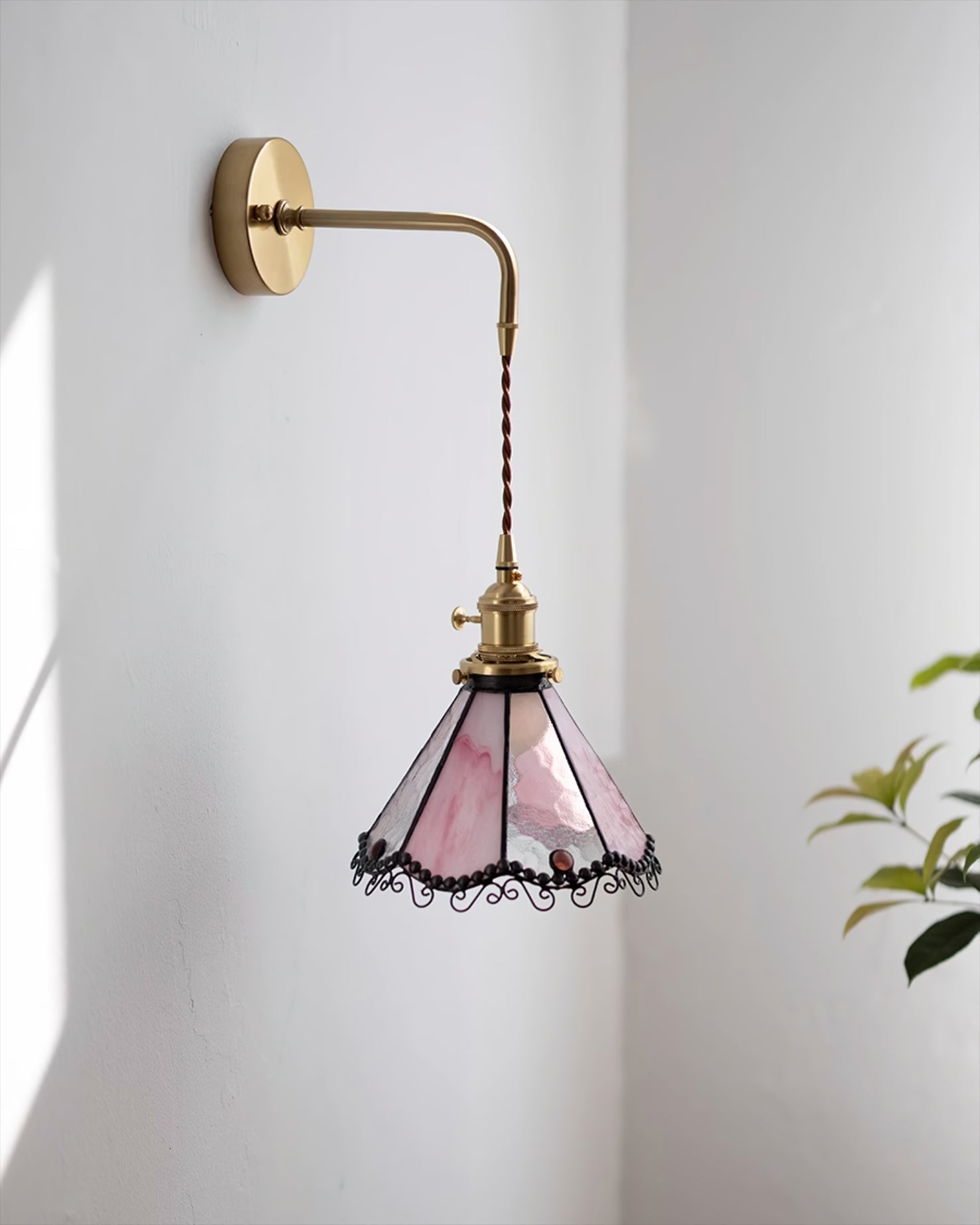 Tiffany Style Wall Light Fixture - Stained Glass Design for Living Room, Bedroom & Hallway Lighting