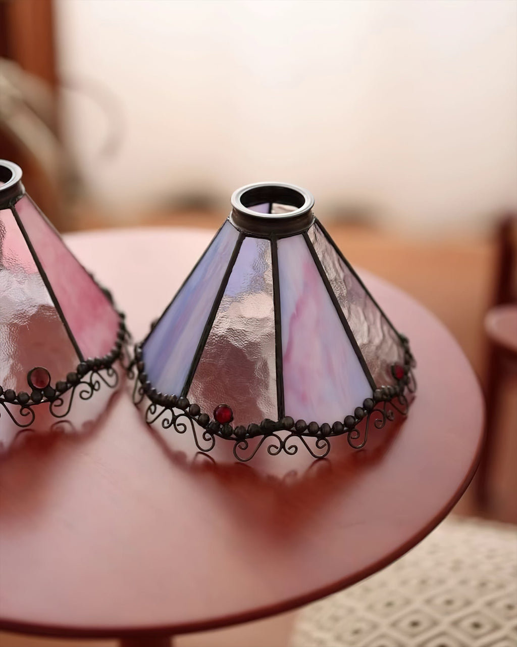 Tiffany Style Wall Light Fixture - Stained Glass Design for Living Room, Bedroom & Hallway Lighting