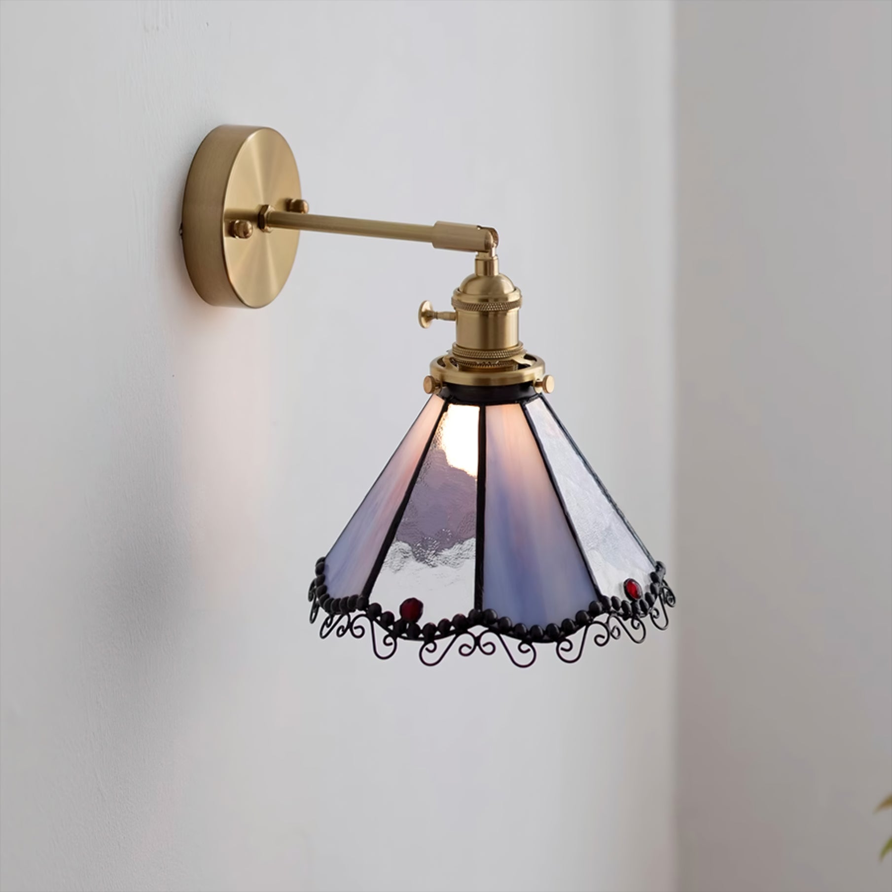 Tiffany Style Wall Light Fixture - Stained Glass Design for Living Room, Bedroom & Hallway Lighting