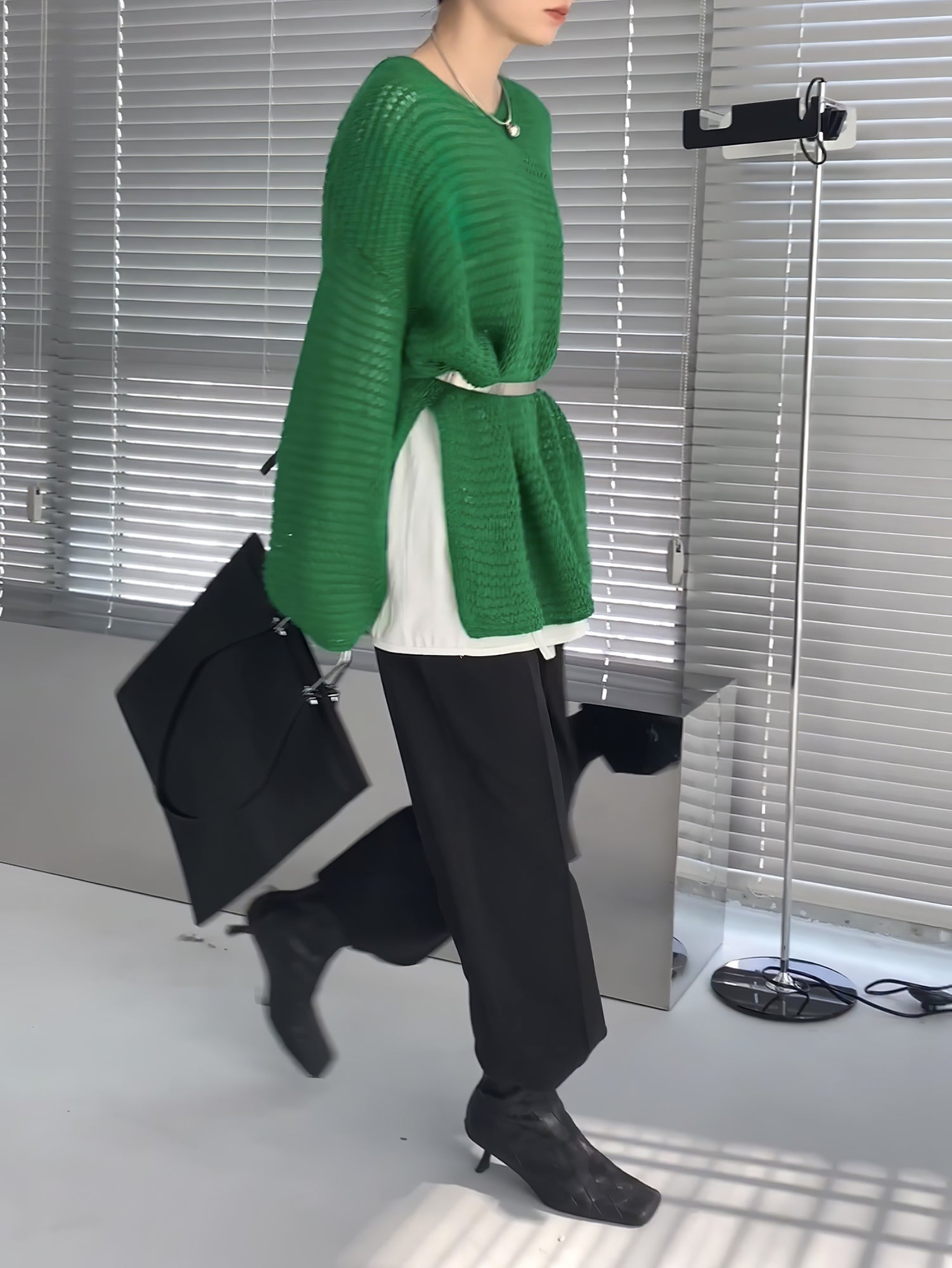 Spider Floor Lamp | Adjustable Metal Reflector with LED Bulb for Indoor Use