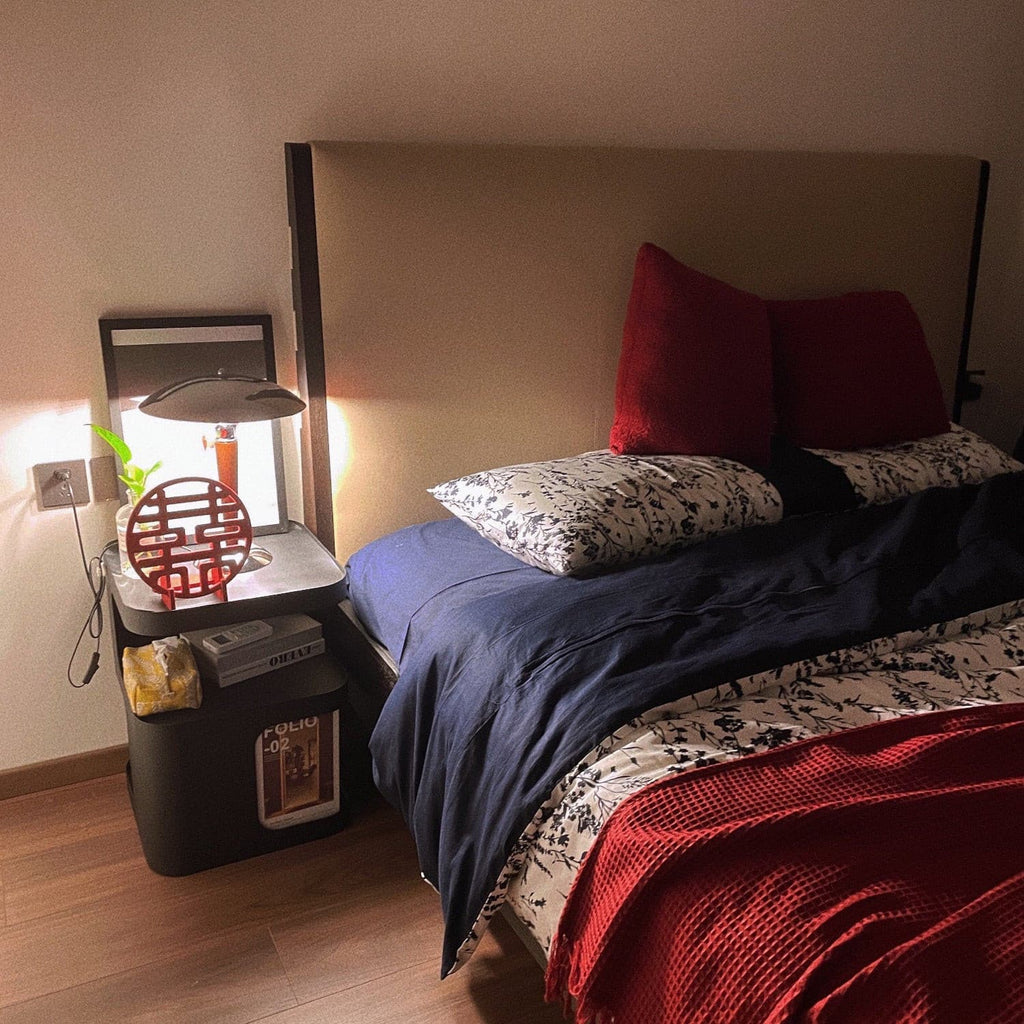 LED Table Lamp with Adjustable Brightness, Modern Design for Living Room & Bedroom, Touch Control & Energy Efficient Lighting