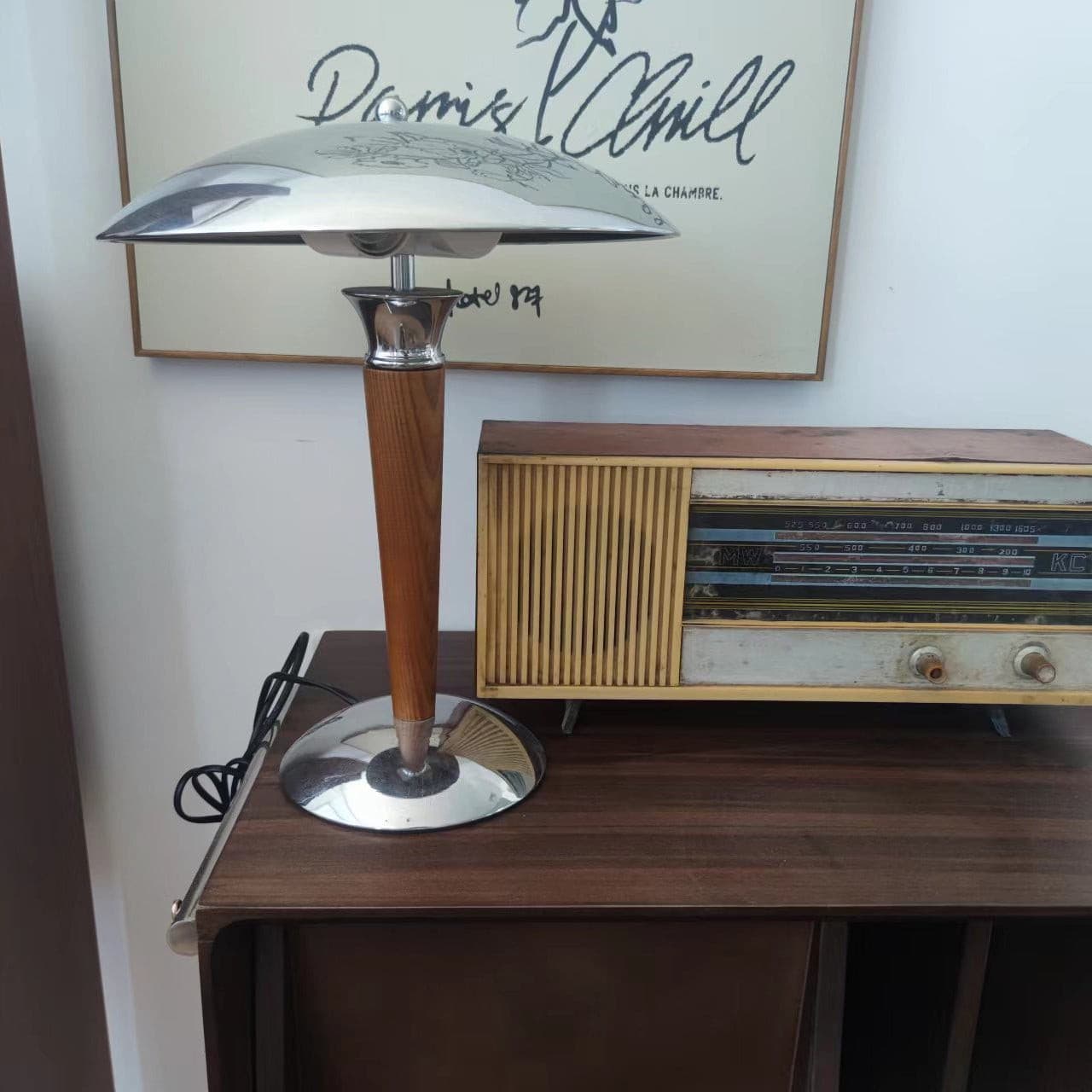 LED Table Lamp with Adjustable Brightness, Modern Design for Living Room & Bedroom, Touch Control & Energy Efficient Lighting