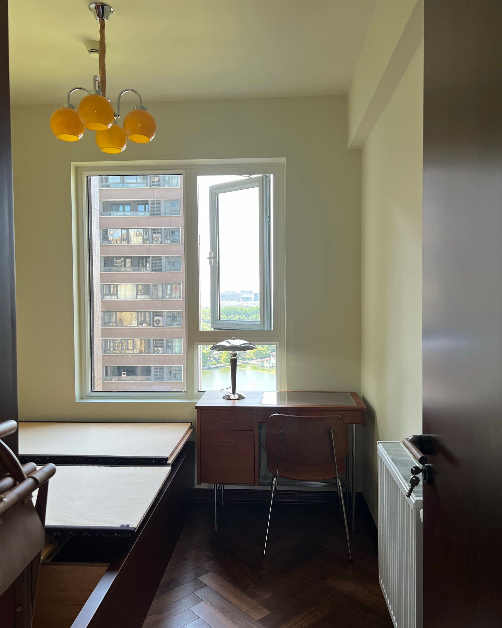 LED Table Lamp with Adjustable Brightness, Modern Design for Living Room & Bedroom, Touch Control & Energy Efficient Lighting