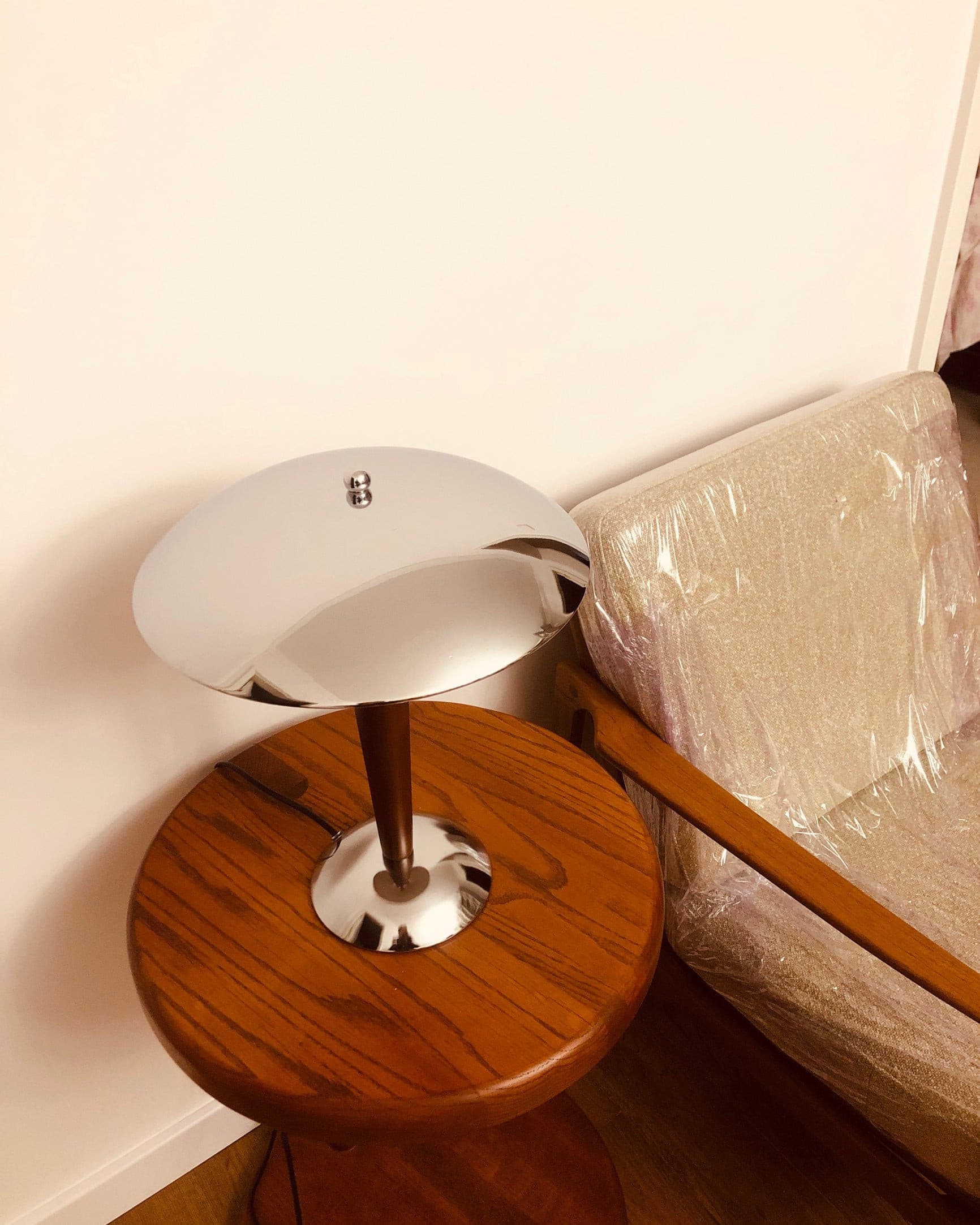 LED Table Lamp with Adjustable Brightness, Modern Design for Living Room & Bedroom, Touch Control & Energy Efficient Lighting