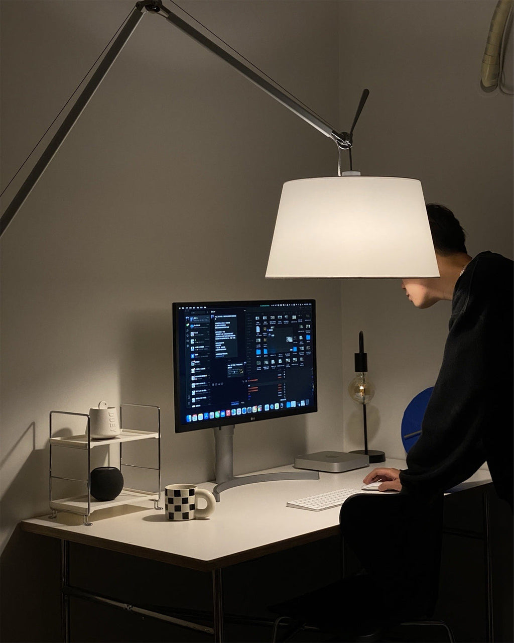 LED Modern Classic Floor Lamp with Adjustable Height for Living Room & Bedroom Lighting