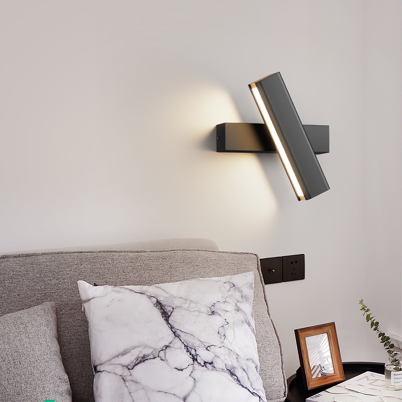 LED Clasp Wall Lamp - Adjustable Arm Fixture for Living Room, Bedroom & Hallway Lighting