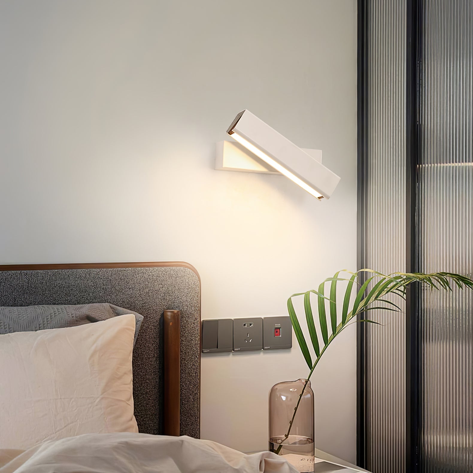 LED Clasp Wall Lamp - Adjustable Arm Fixture for Living Room, Bedroom & Hallway Lighting