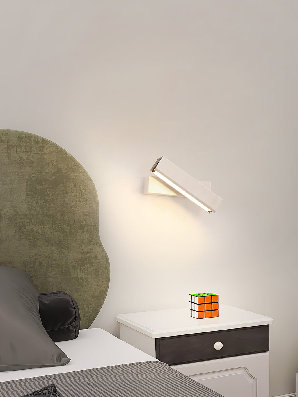 LED Clasp Wall Lamp - Adjustable Arm Fixture for Living Room, Bedroom & Hallway Lighting