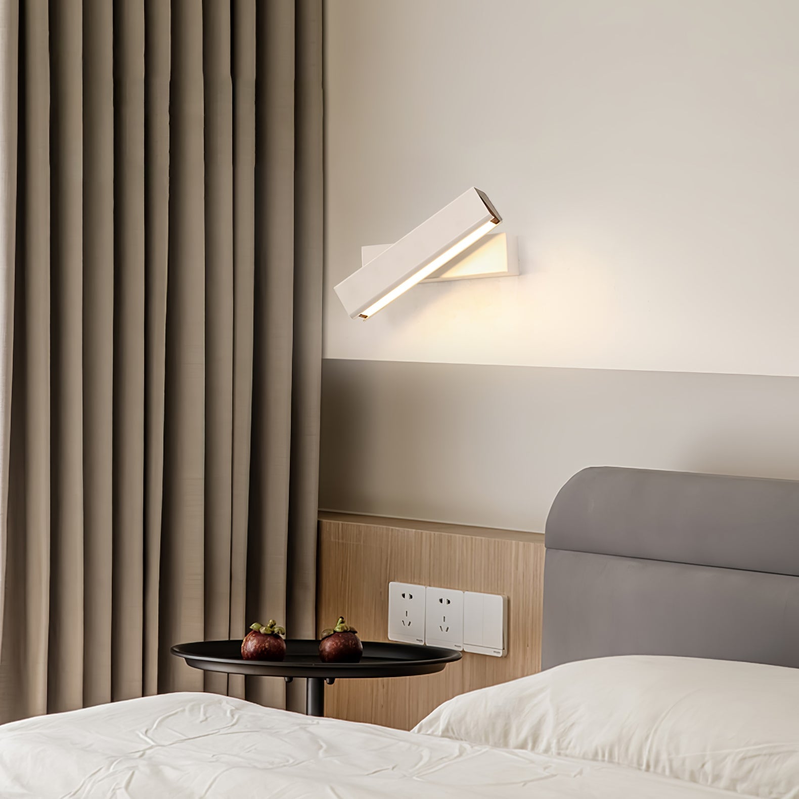 LED Clasp Wall Lamp - Adjustable Arm Fixture for Living Room, Bedroom & Hallway Lighting