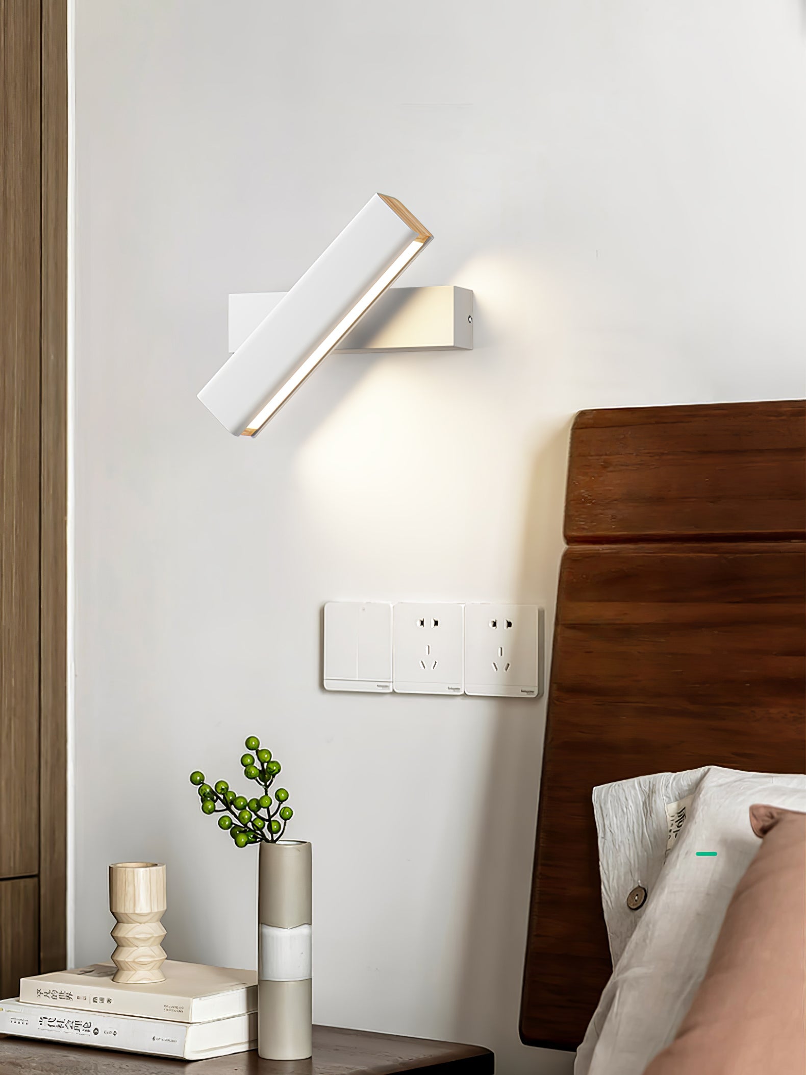 LED Clasp Wall Lamp - Adjustable Arm Fixture for Living Room, Bedroom & Hallway Lighting