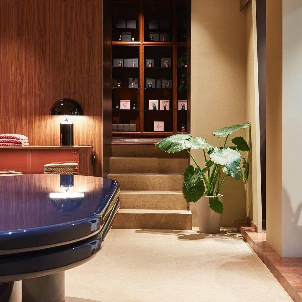 Metal Table Lamp with Adjustable Shade for Living Room, Bedroom & Office Use