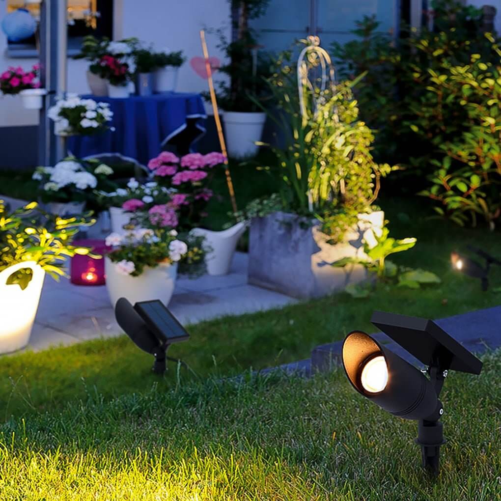 Outdoor Waterproof Solar Spot Light for Landscape Lighting in Courtyard, Garden, and Lawn Areas