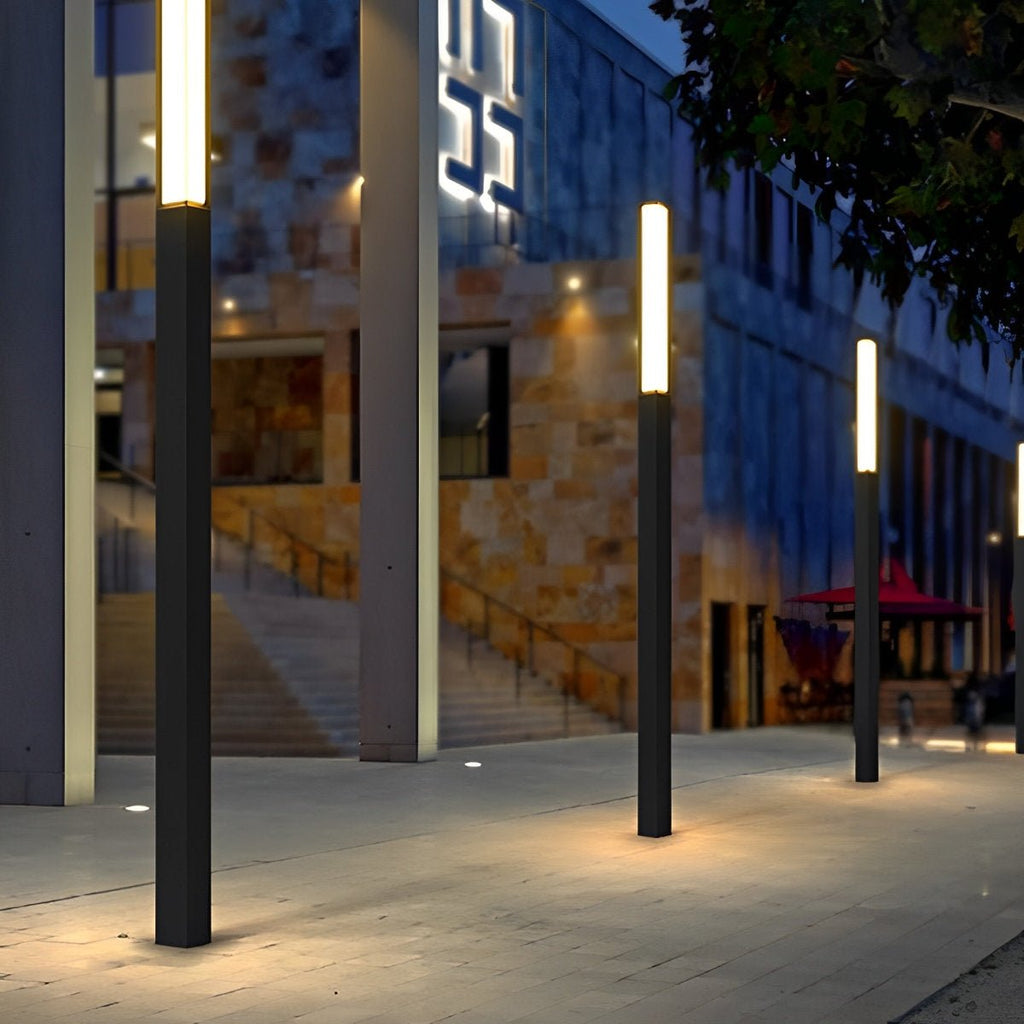 Solar Waterproof Metal High Pole Street Lights for Outdoor Pathway & Garden Illumination