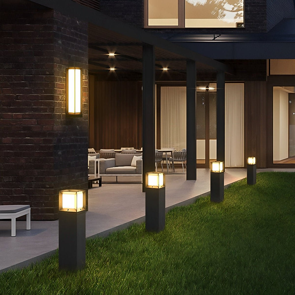 Solar Waterproof Metal High Pole Street Lights for Outdoor Pathway & Garden Illumination