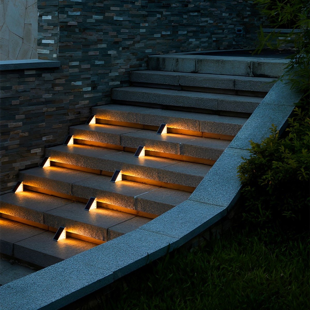 Triangular Solar LED Step Lights – Intelligent Waterproof Outdoor Stairs Lighting with Motion & Light Sensor