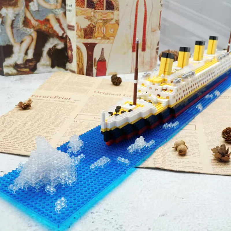 180 Pcs Building Blocks Titanic Toys